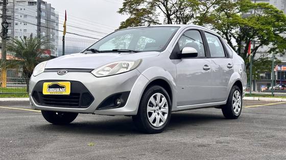 FORD FIESTA 1.0 ROCAM SE SEDAN 8V FLEX 4P MANUAL FORD FIESTA 1.0 ROCAM SE SEDAN 8V FLEX 4P MANUAL